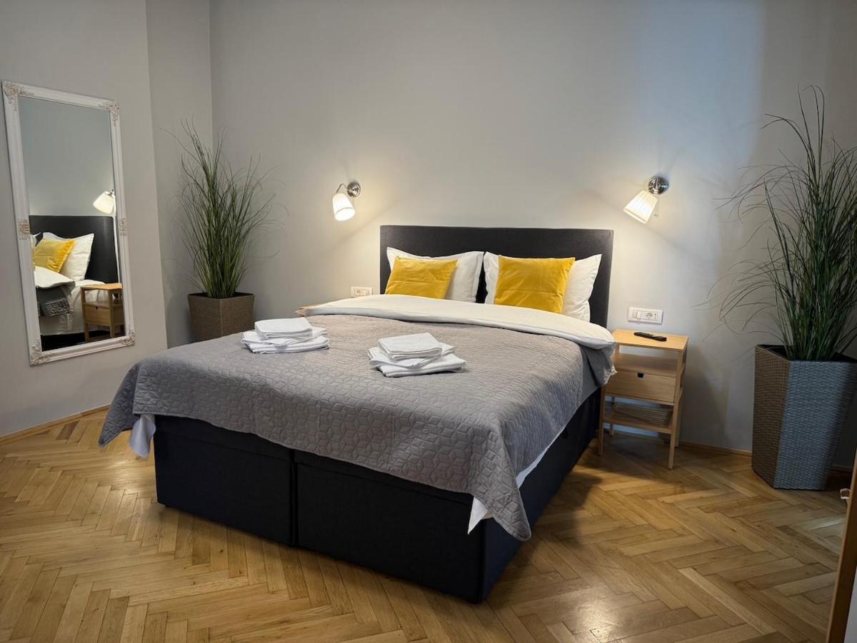 Vlad Accommodation Cozy Loft Braşov Exterior foto